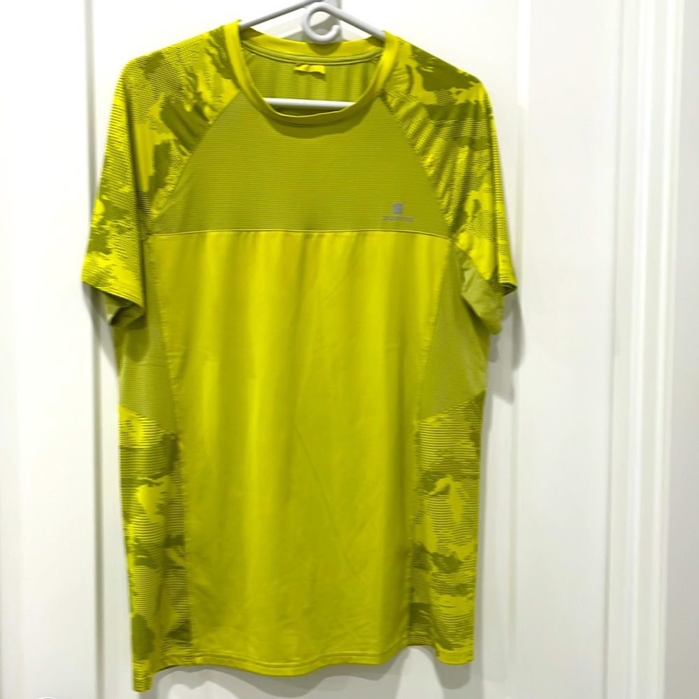 Men’s athletic short sleeve t shirt